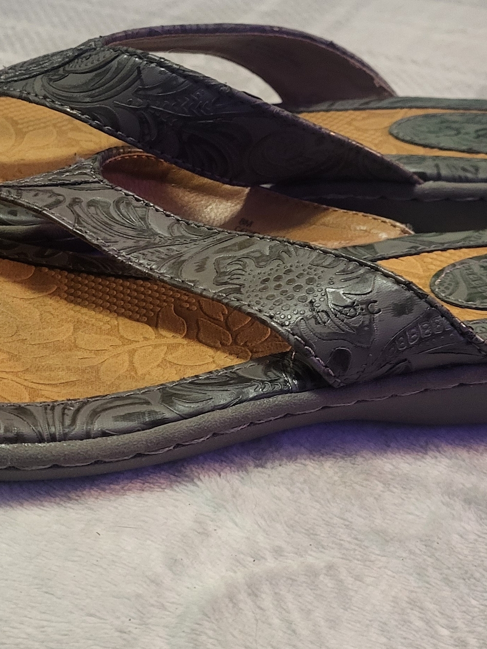 Women's BOC Gray Embossed Thong Sandals - Comfortable Casual Flip Flops 8M - Picture 6 of 10